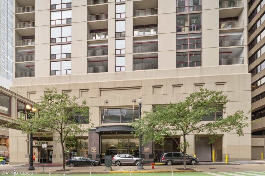 Building Photo - 200 N Dearborn St