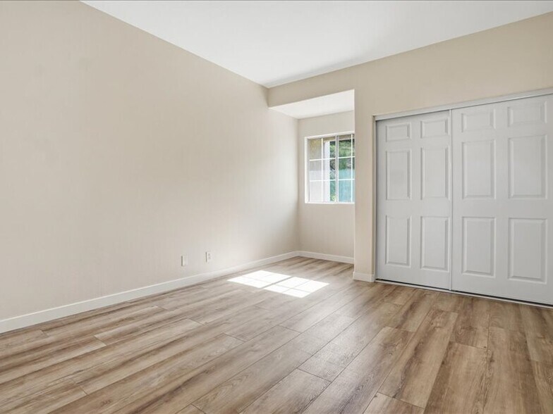 Building Photo - 356 Carrione Ct