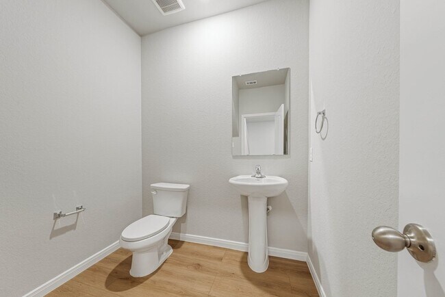 Building Photo - Spacious 3-Bed Townhome with Garage & Fenced Yard in New Braunfels – 1,920 Sq Ft!
