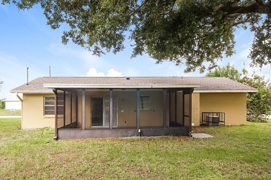 Building Photo - 7072 Bougainvillea St