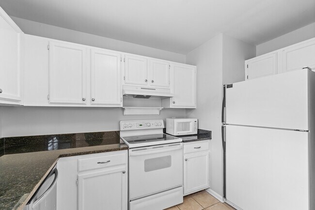 Building Photo - CONVENIENT AND AFFORDABLE