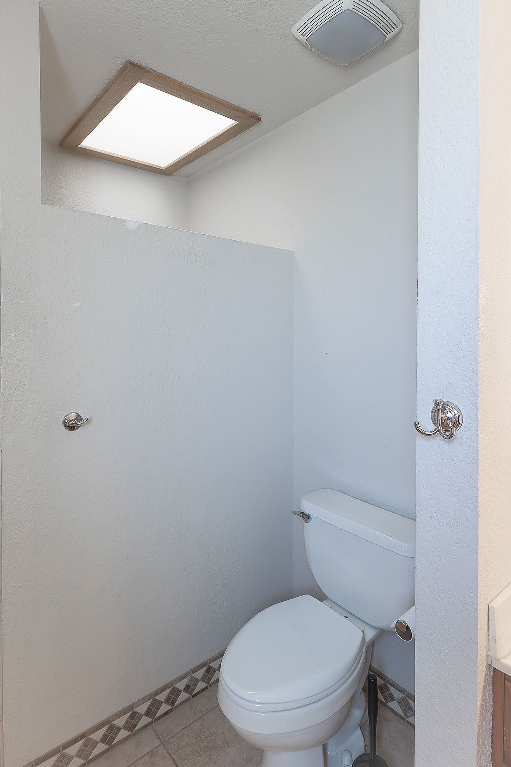 Building Photo - 3385 Poppy Trail Dr