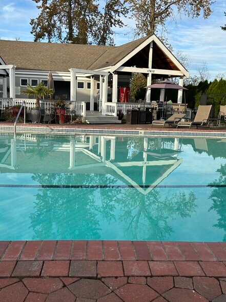 Building Photo - 17106 NE 45th St