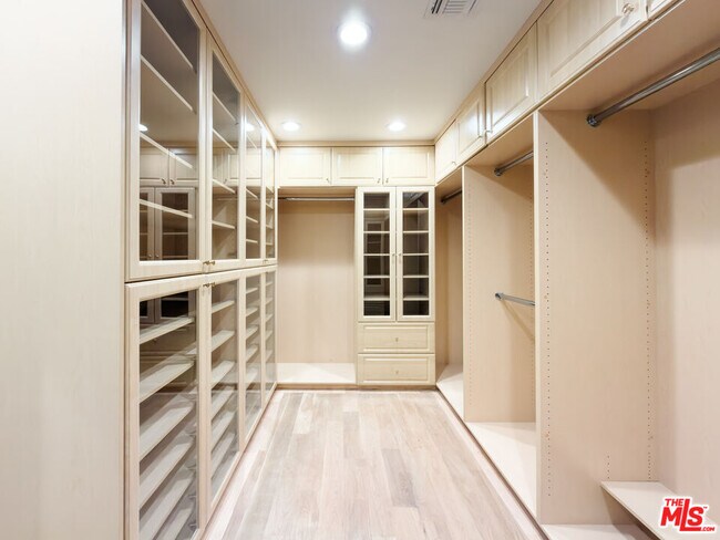 Building Photo - 1094 Garden Ln