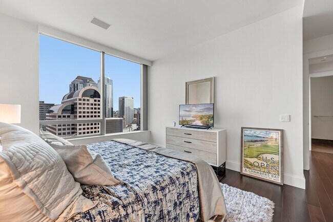 Building Photo - Luxury 2 Bed 1.75 Bath Furnished Downtown Seattle Condo with Stunning Views