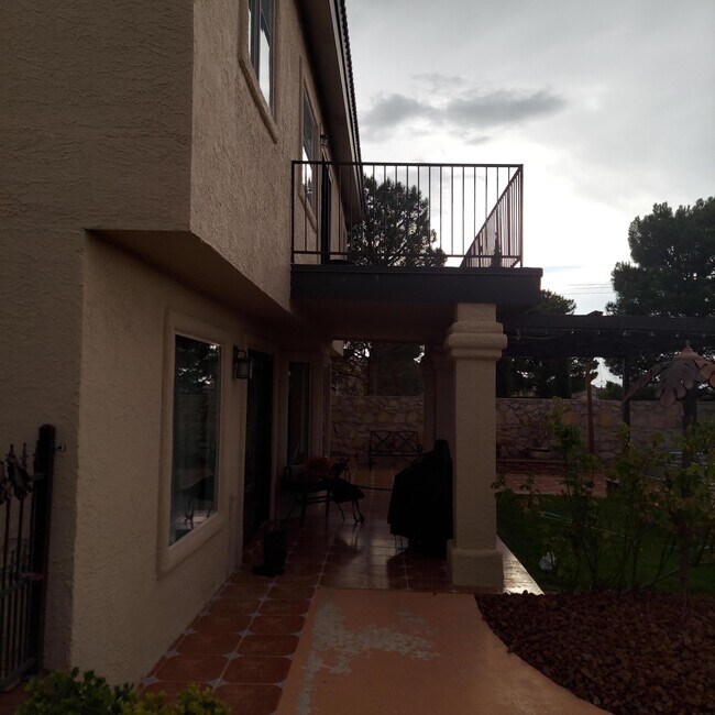 Building Photo - 12409 Nina Pearl Dr