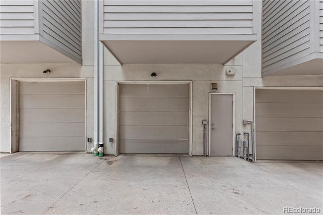 Building Photo - 2725 W 25th Ave