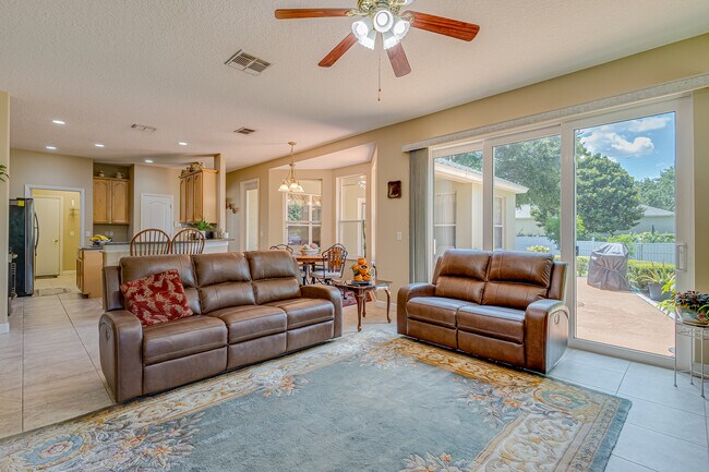 Building Photo - 2500 Azzurra Ln