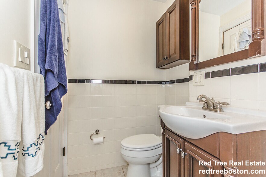 Building Photo - 103 Myrtle St