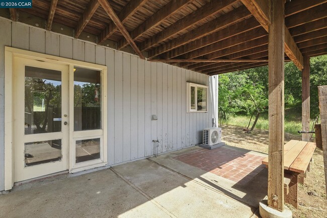 Building Photo - 165 Topaz Ln