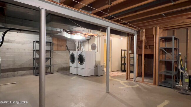 Building Photo - 1508 Sylvan Wynde