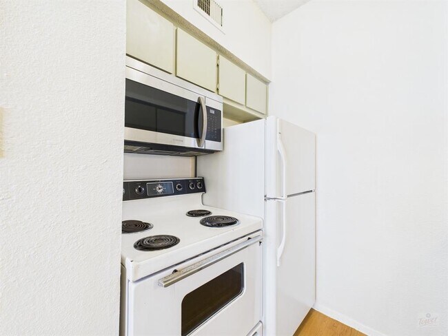 Building Photo - 2604 Salado St