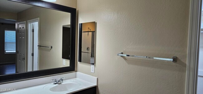 Building Photo - 4656 E Tierra Buena Ln
