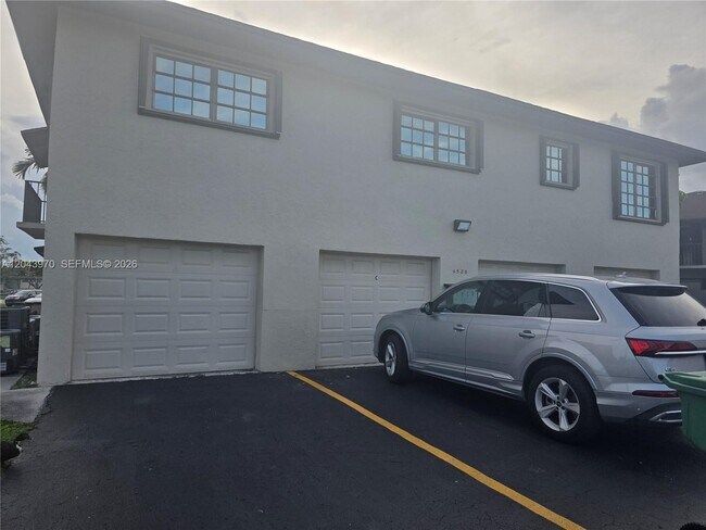 Building Photo - 4586 SW 139th Ct