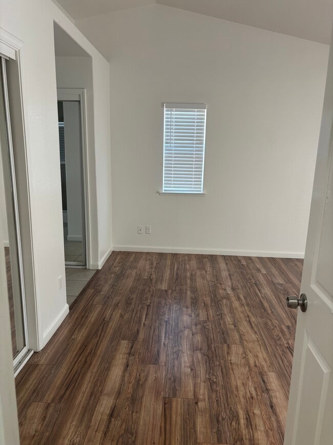 Building Photo - 6194 W San Ramon Ave