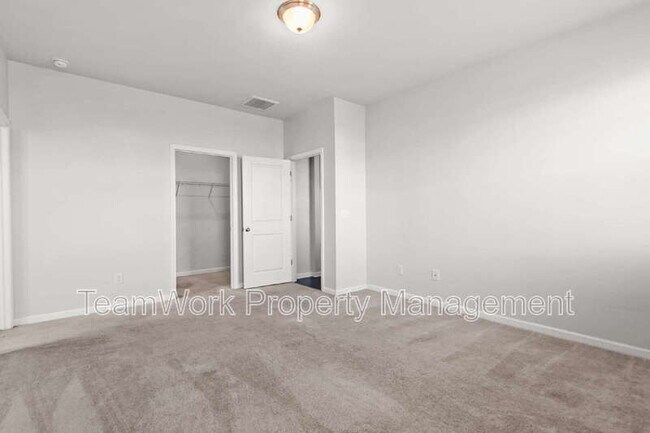 Building Photo - 214 Mercator Dr