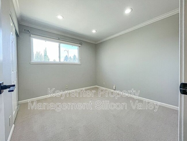 Building Photo - 6701 Tannahill Dr