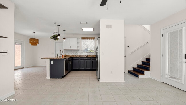 Building Photo - 5625 S Lagoon Dr