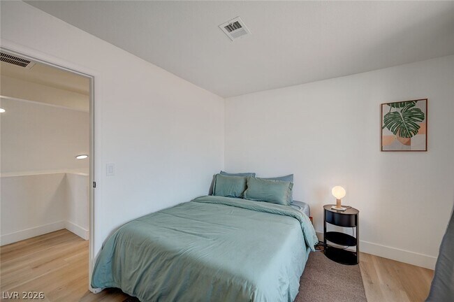 Building Photo - 3200 Ivory Coast Dr