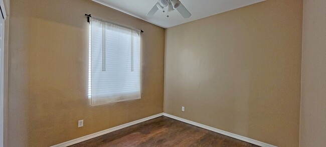 Building Photo - 3 Bedroom Home In Glendale!