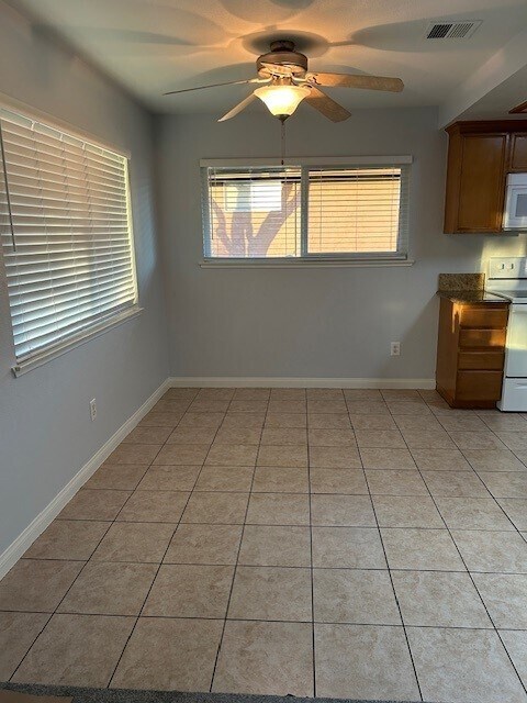 Building Photo - 1586 Border Ave