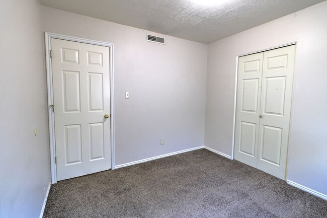 Building Photo - 3 Bed Provo Condo