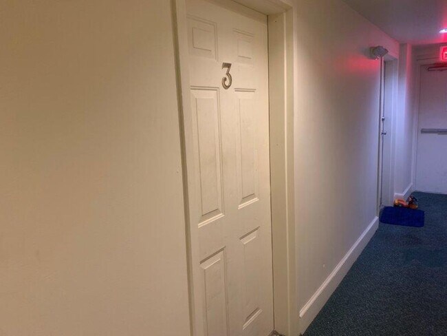 Building Photo - 213 N 2nd St