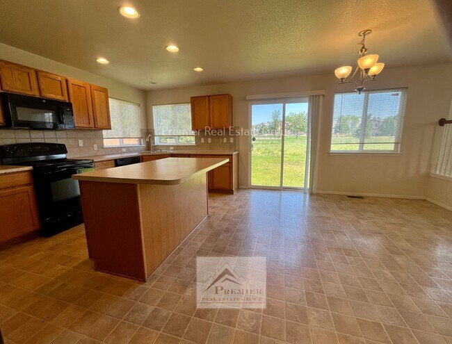 Building Photo - 7670 Manston Dr