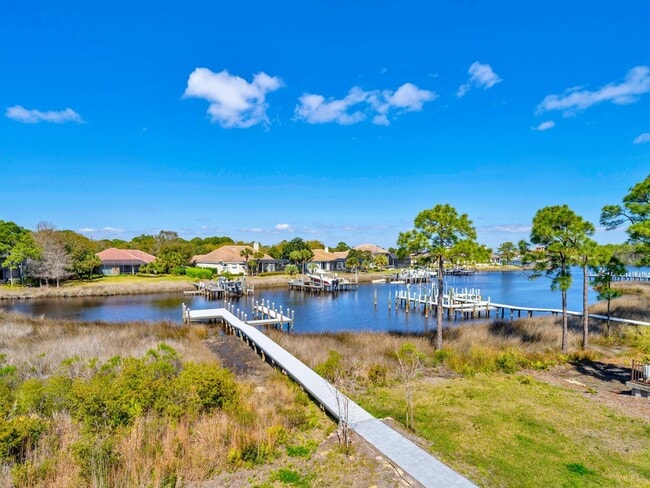 Building Photo - 330 Kelly Plantation Dr