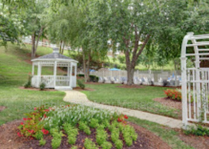 Building Photo - 1513 Kenmore Dr