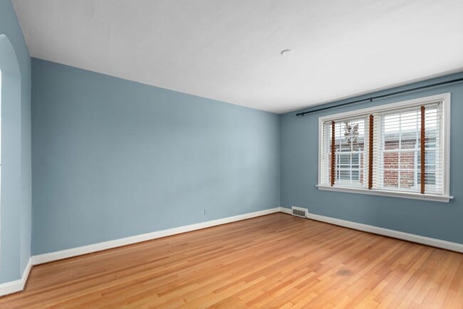 Building Photo - 7710 Brookline Terrace