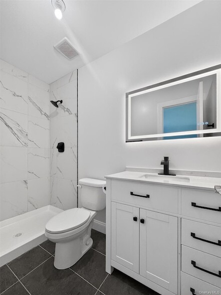 Building Photo - 64 Manor Pl
