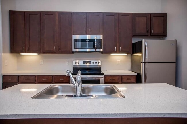 Building Photo - 3200 Banks St