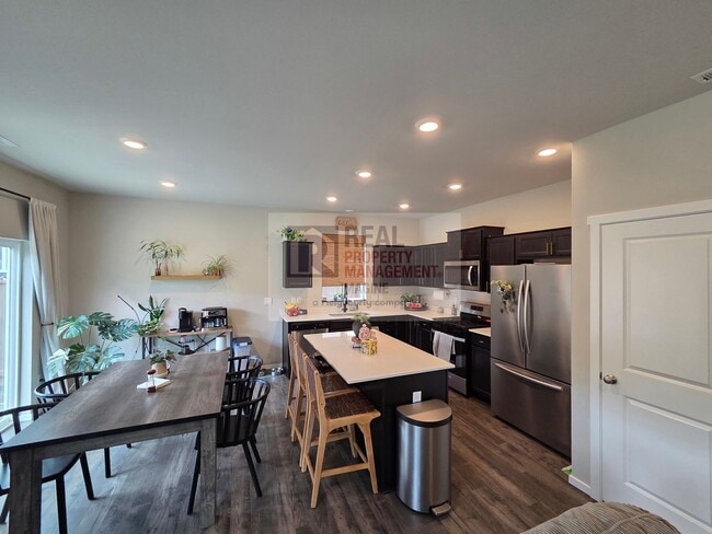 Building Photo - Check Out This Beautiful 4 Bedroom, 2.5 Bath Home!