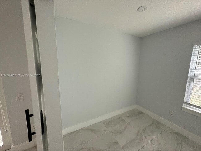 Building Photo - 14568 SW 142nd Ct Cir S