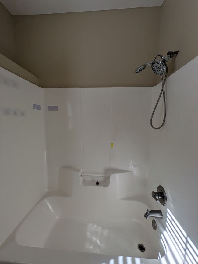 Building Photo - Cute home located in the heart of Valdosta!