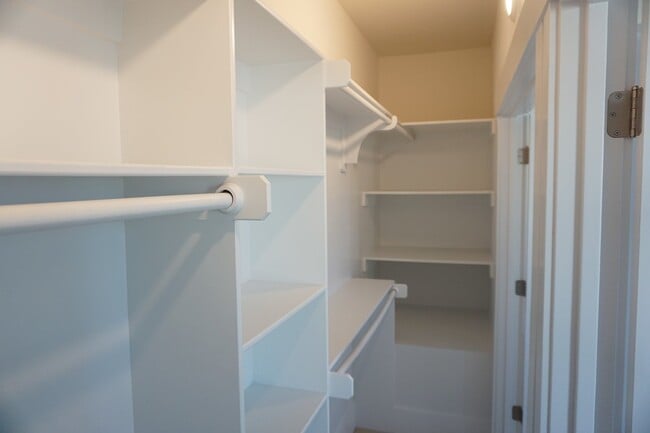 Building Photo - 4032 Tamarisk Ln