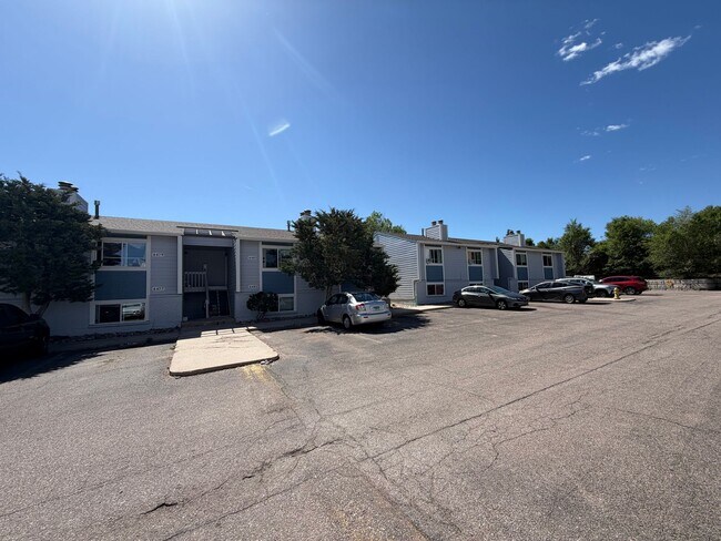 Building Photo - 4463 E Pikes Peak Ave