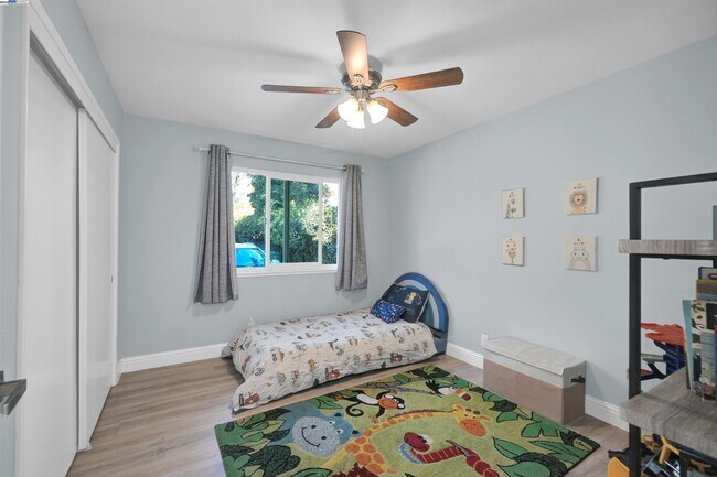 Building Photo - 55 Normandy Ln