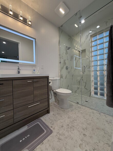 Building Photo - 2012 Uptown Aly