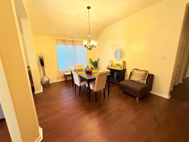 Building Photo - 4010 Highland Vale Ct