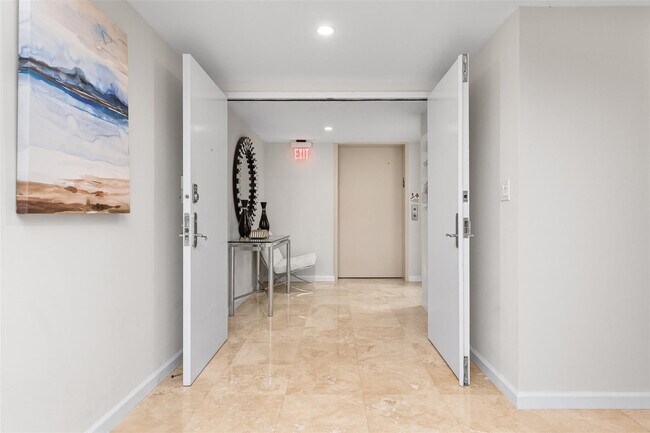 Building Photo - 45 Hendricks Isle