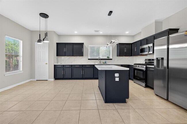 Building Photo - 21515 White Falls Ln