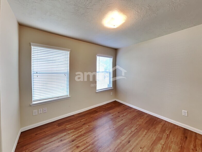 Building Photo - 5923 Stockholm Ct