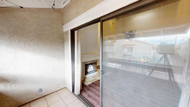 Building Photo - Beautiful 2 Bedroom Home in Costa Mesa