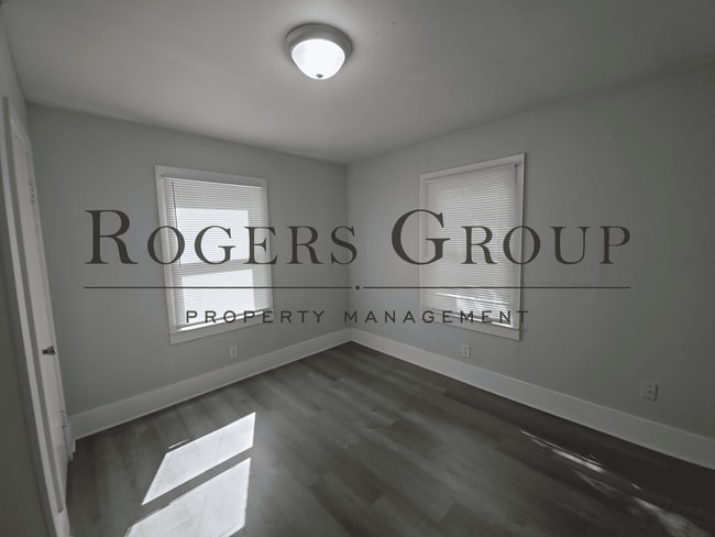 Building Photo - 710 Roberson St