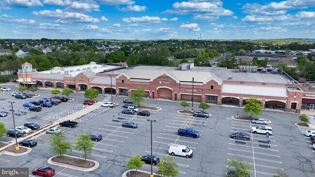 Building Photo - 700 Mount Airy Ter NE