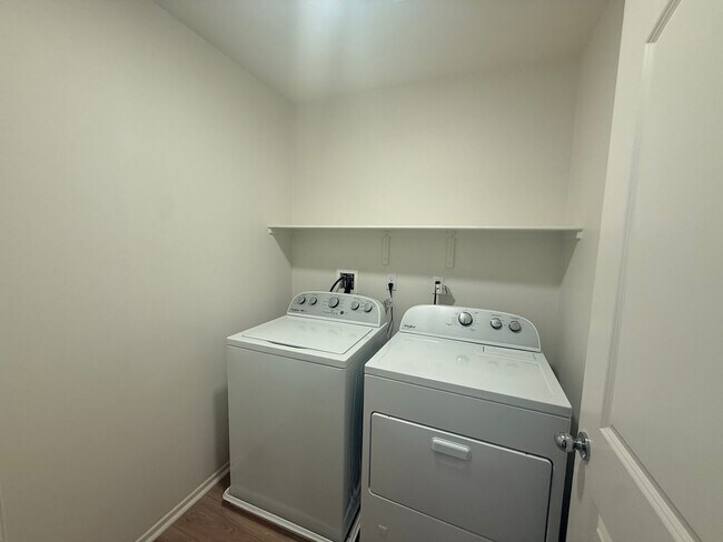 Building Photo - Beautiful newer 3-Bedroom home is now renting