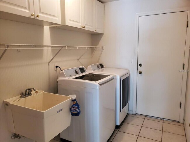 Building Photo - 2206 N Creek Ct