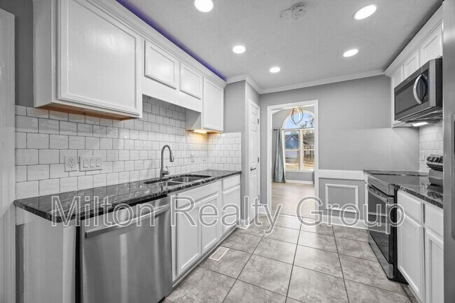 Building Photo - 4320 Falls Dr